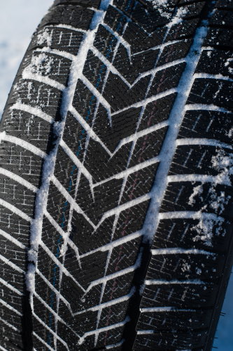 фото протектора и шины WINTERHAWKE II Шина ZMAX WINTERHAWKE II 275/35 R19 100V